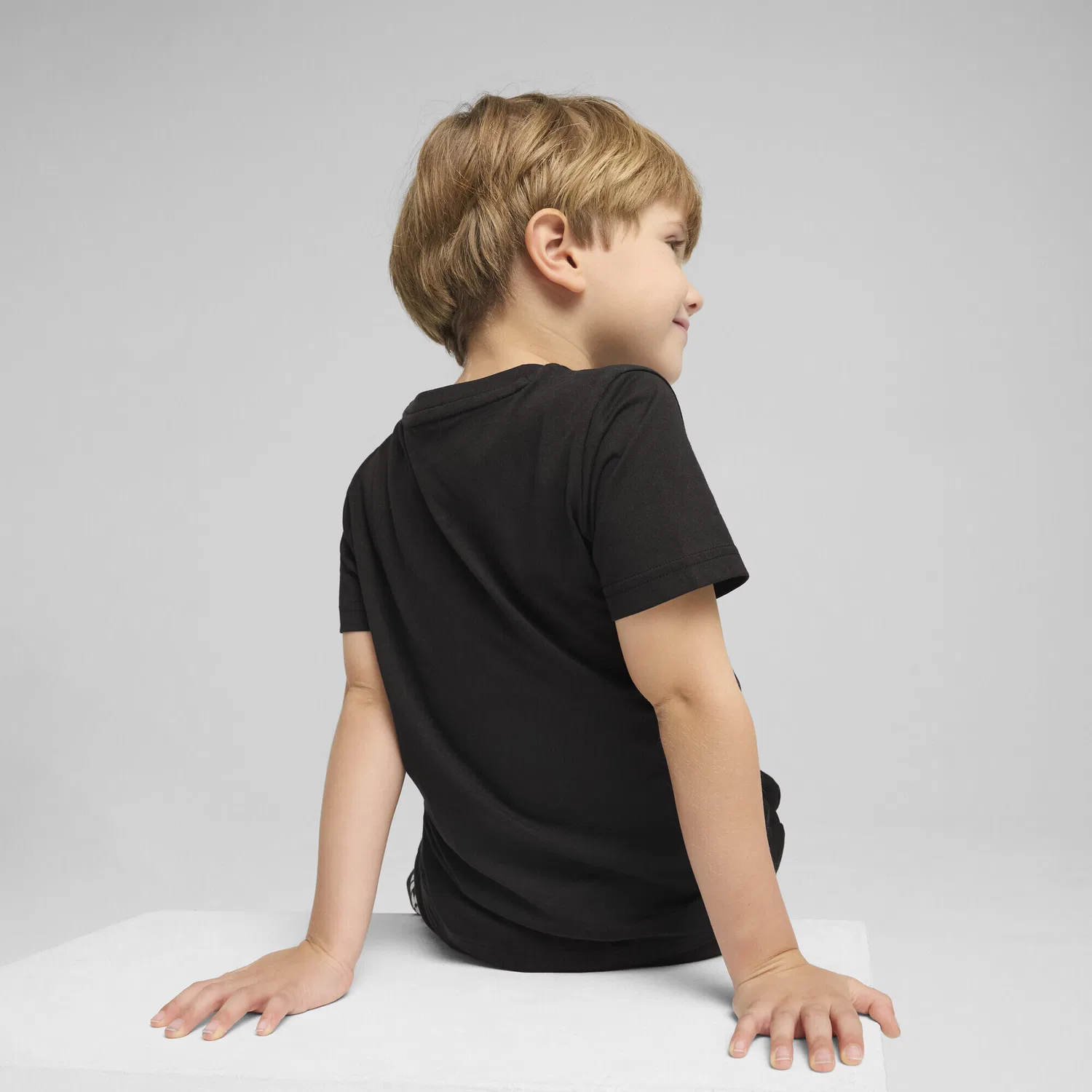 Детская футболка с принтом ESS No. 1 Logo T-Shirt Jungen Puma, Schwarz — фото 3
