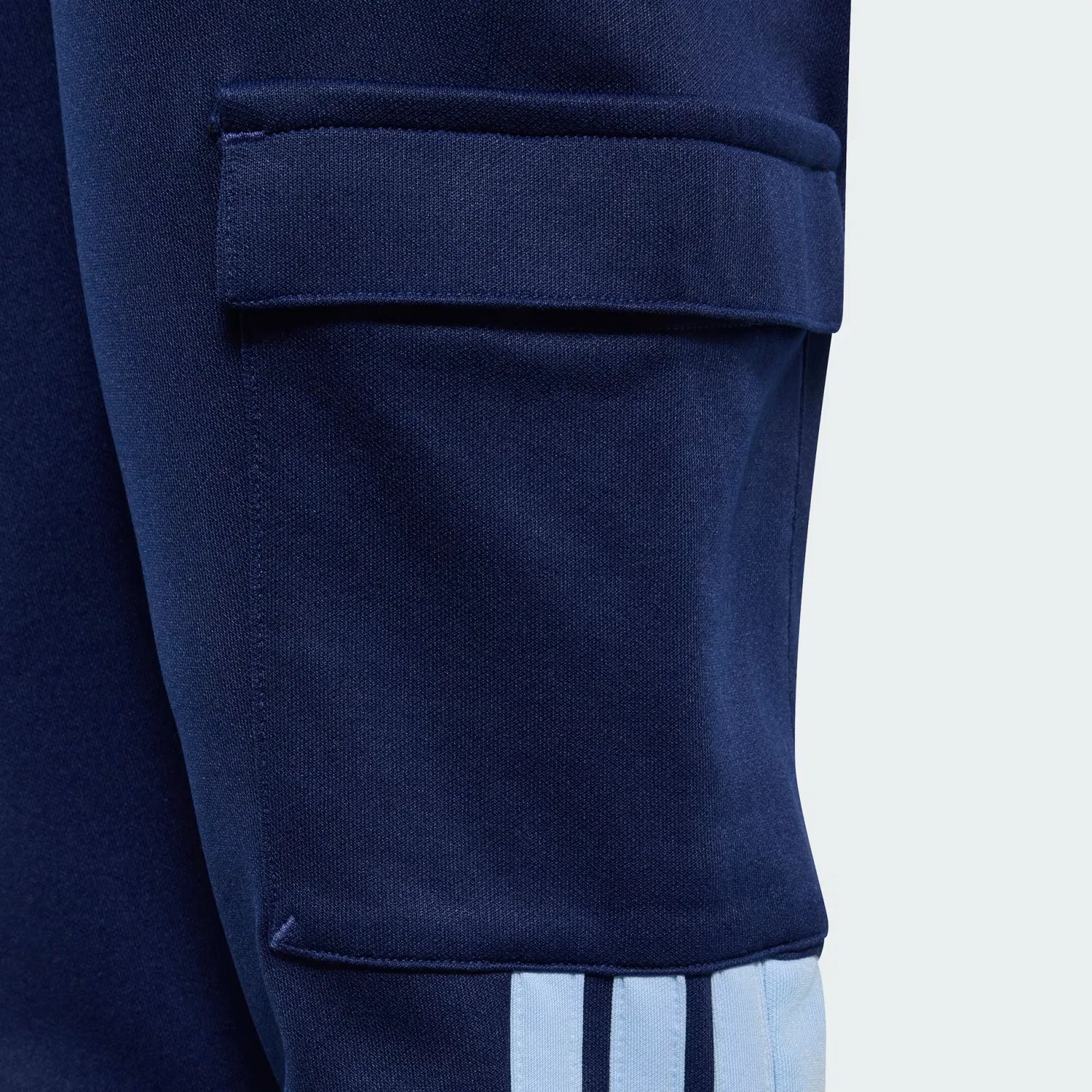 Детские спортивные штаны на шнурке House of Tiro Adidas Sportswear, темно-синий/ярко-синий — фото 4