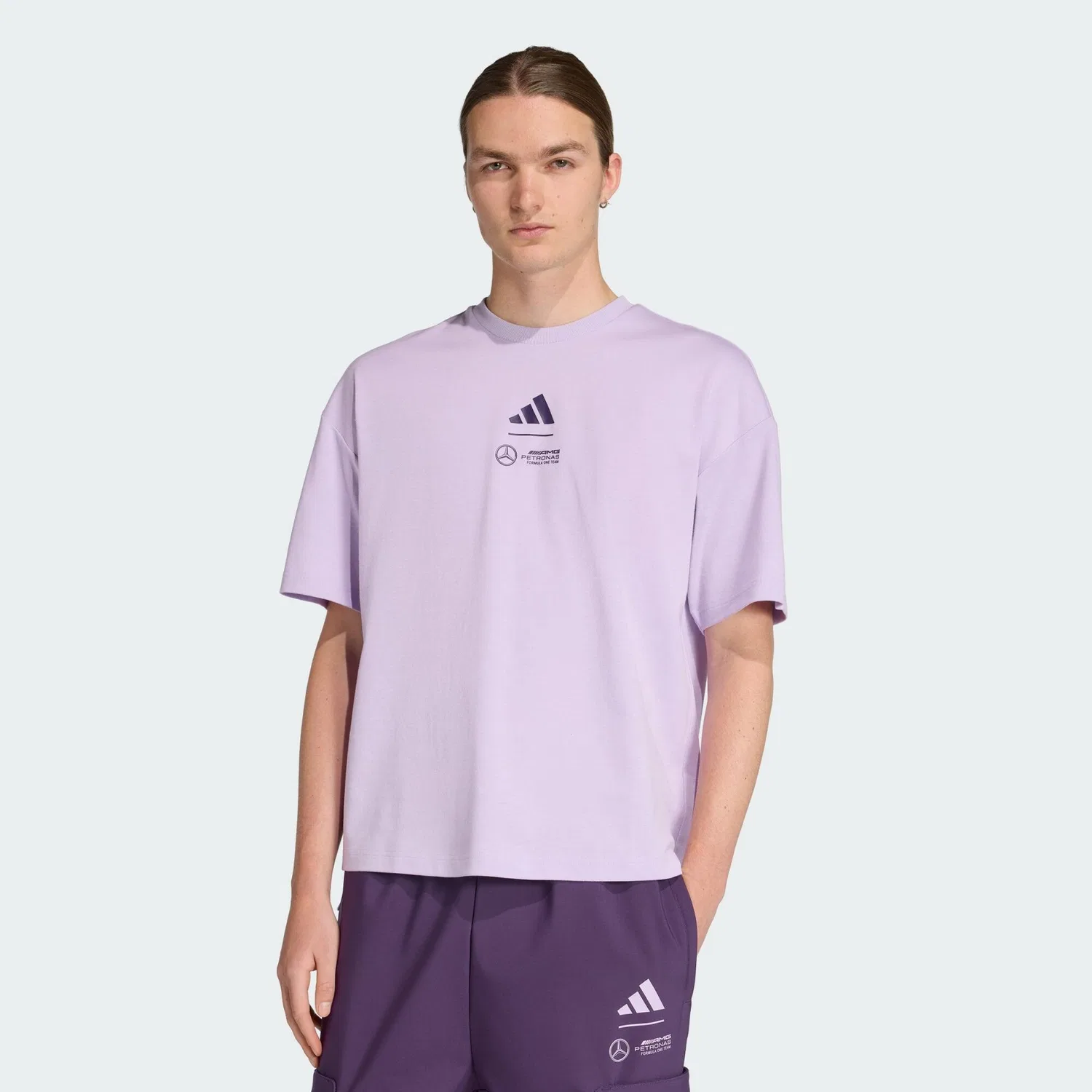 Мужская футболка с принтом Mercedes-AMG Petronas Formula One Team Premium Woven Adidas, Pastellmagenta — фото 2