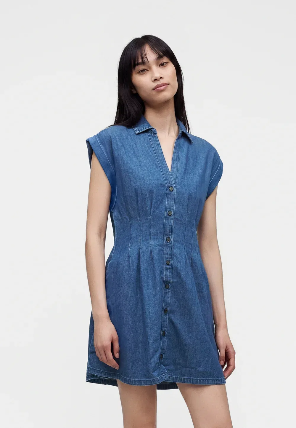 Мини-Платье с защипами в форме лепестка - джинсовое платье Gap, Medium Wash