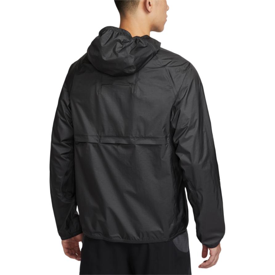 Nike Водонепроницаемая, ветрозащитная и дышащая ветровка Men's, 060 Coal Black/Mountain White — фото 2