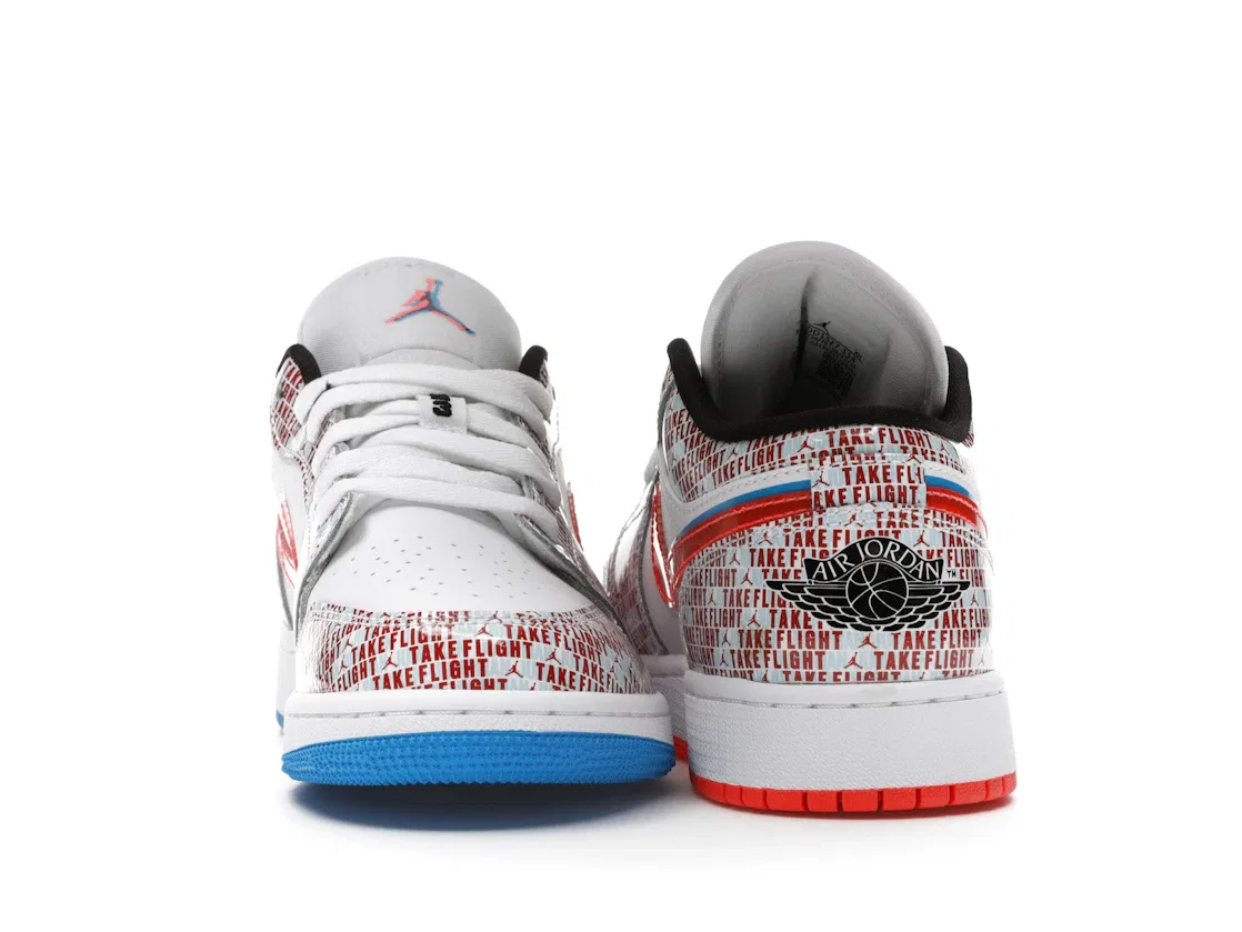 Детские кроссовки для мальчиков с авиационным дизайном Jordan 1 Low SE Take Flight Jordan, White/Blue Hero-Bright Crimson-Black — фото 4