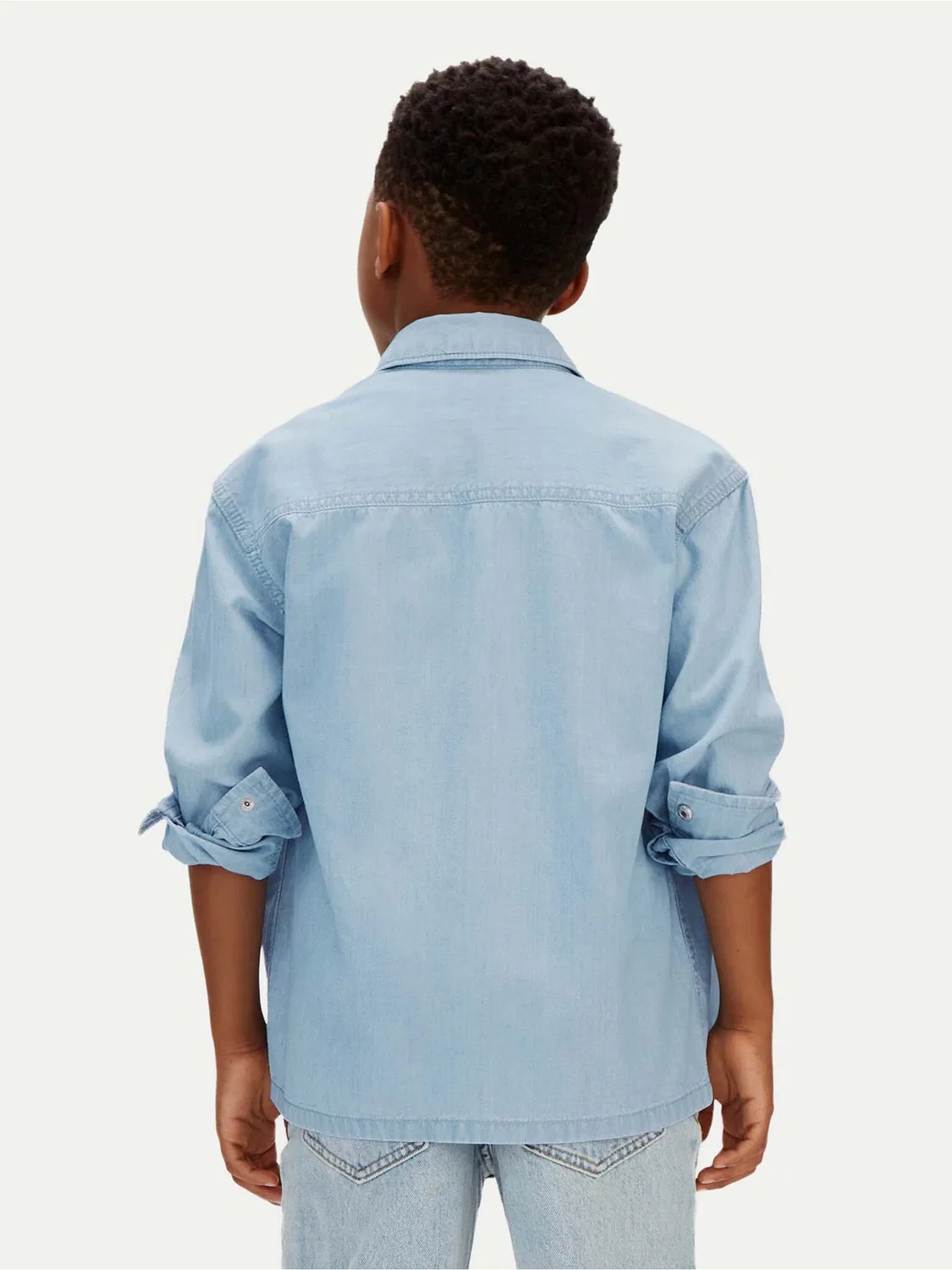 Джинсовая рубашка стандартного кроя для мальчика Calvin Klein Jeans, синий — фото 3