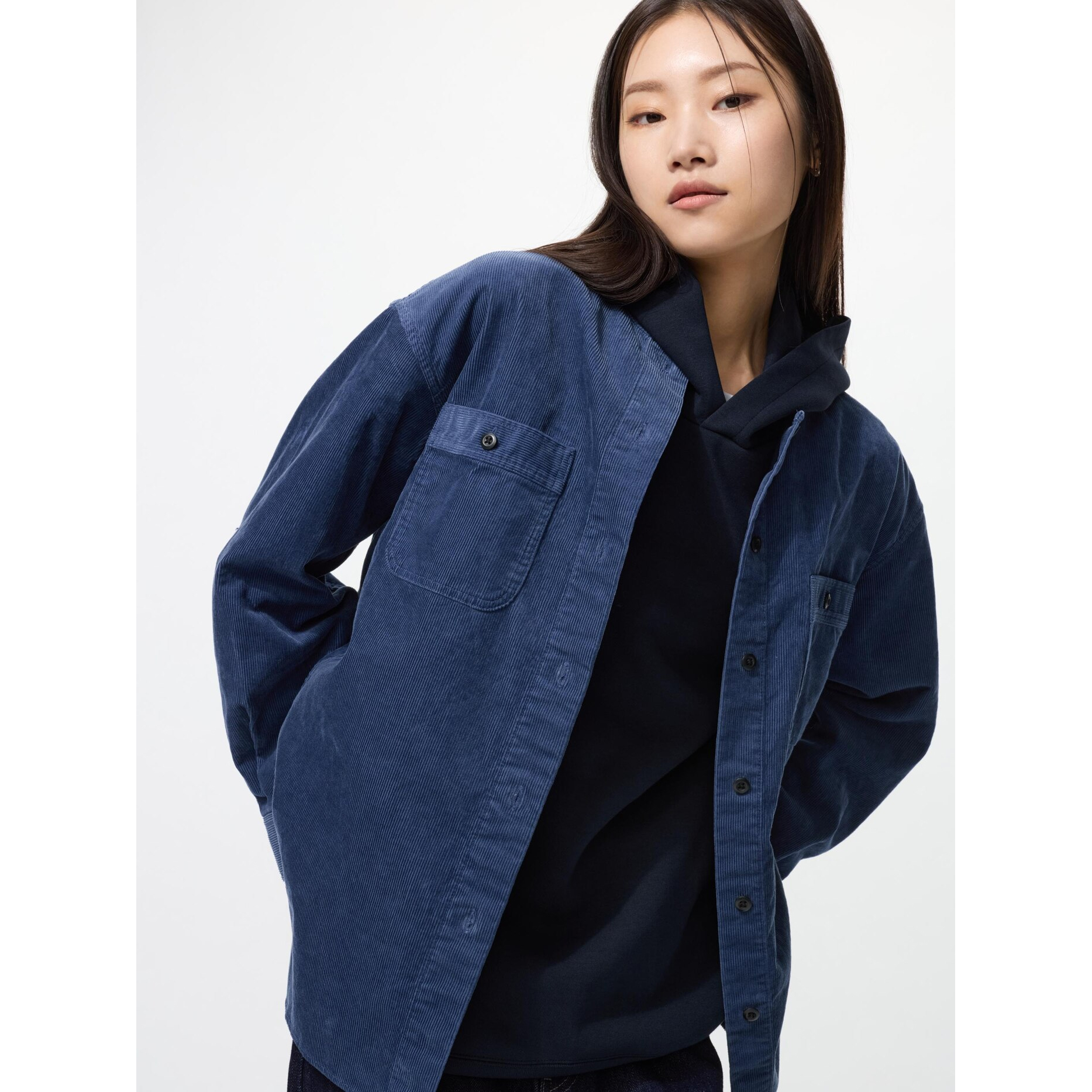 

Вельветовая длинная куртка-рубашка Uniqlo женская, синий