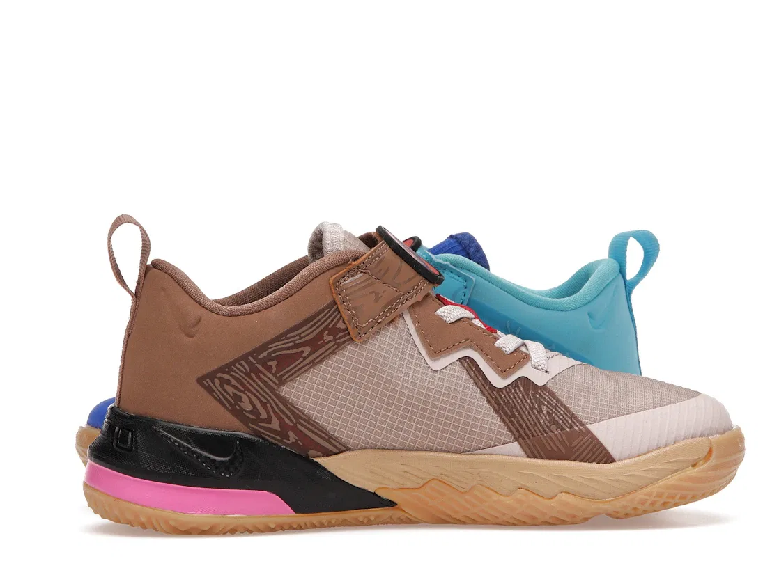 Детские кроссовки баскетбольные с дизайном Wile E. vs Roadrunner Nike LeBron 18 Low, Racer Blue/Baltic Blue-University Gold-White — фото 3