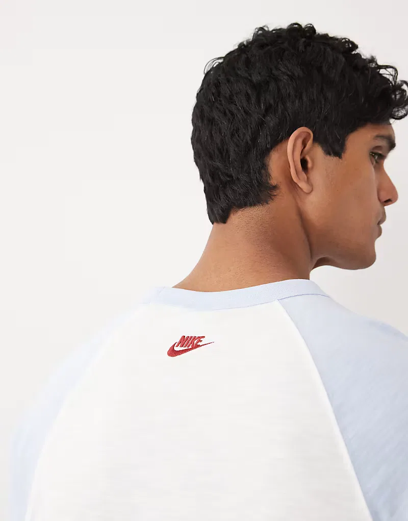 Футболка Nike Club Reissue с ​​логотипом, светло-голубой — фото 4