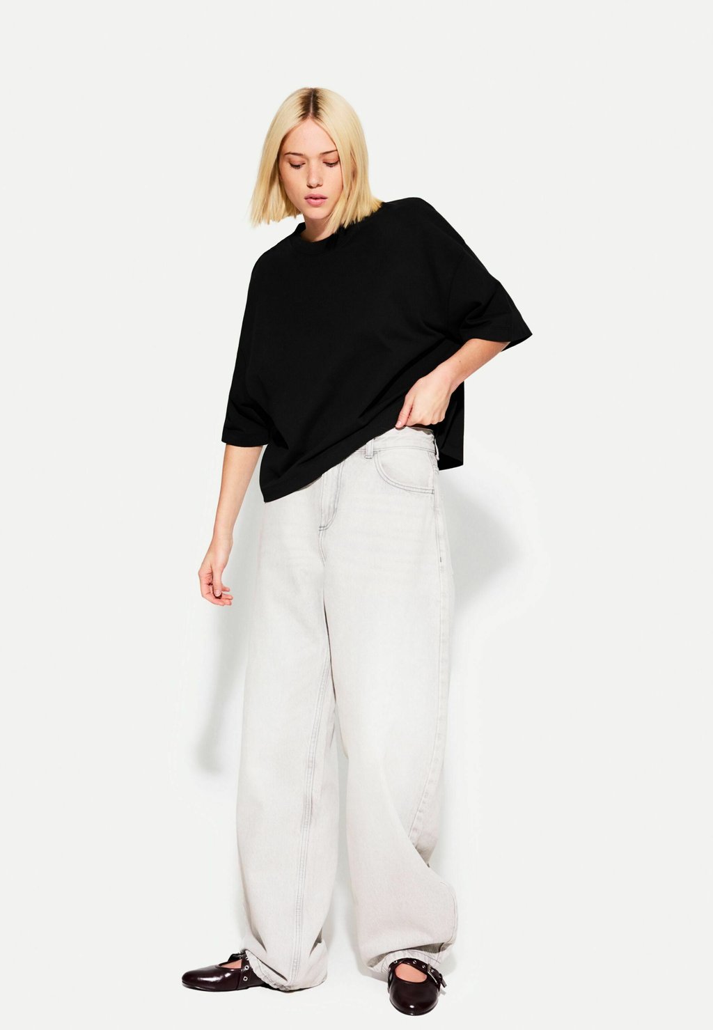 

Базовая футболка HEAVY BOXY FIT SHORT SLEEVE Bershka, черный