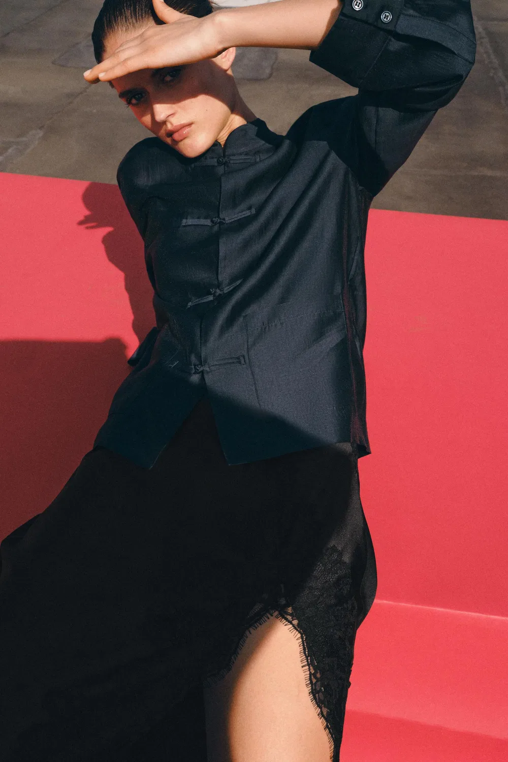 Атласная рубашка из коллекции ZW с застежкой в виде лягушки ZARA, Navy Blue — фото 2