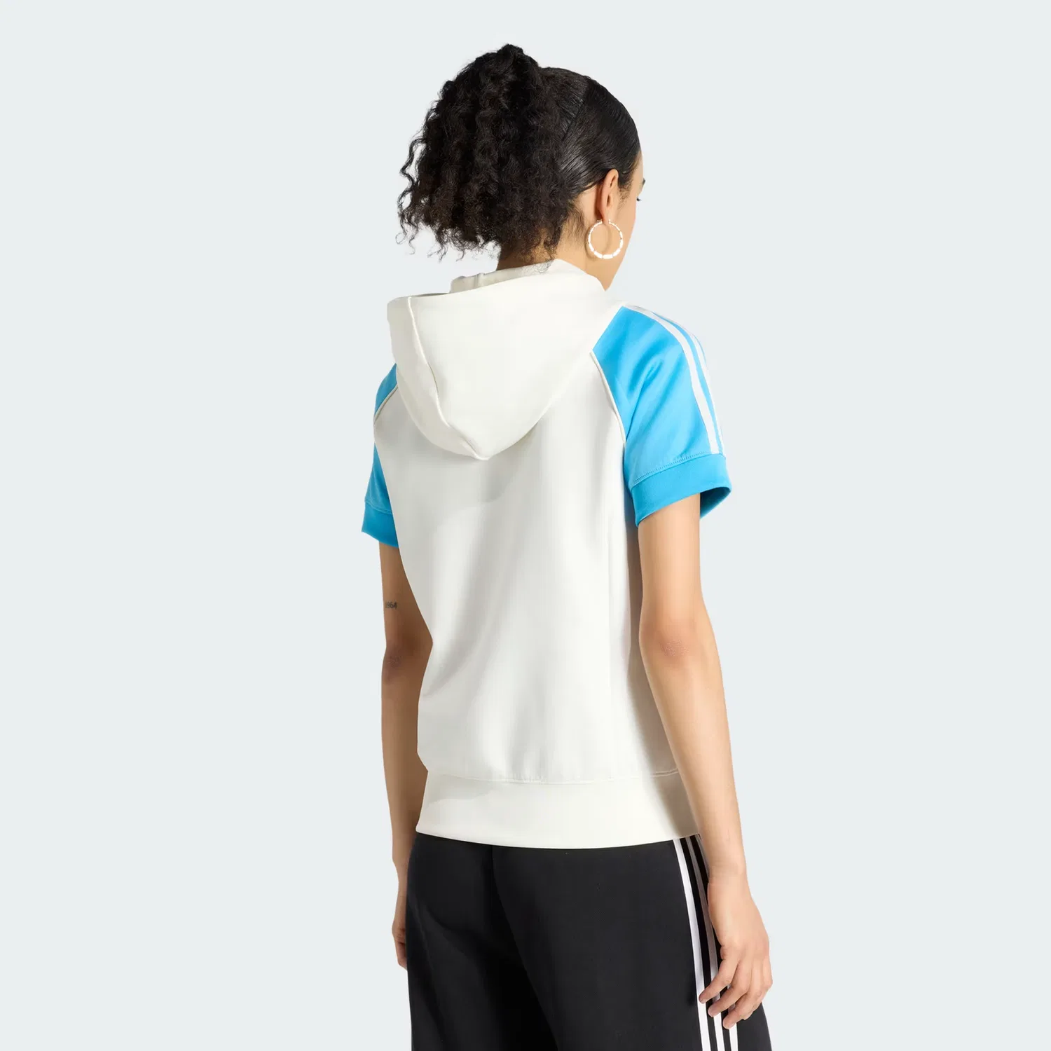 Женская олимпийка с коротким рукавом Vintage Superstar Track Top Adidas Originals, Off White/App Sky Rush — фото 2