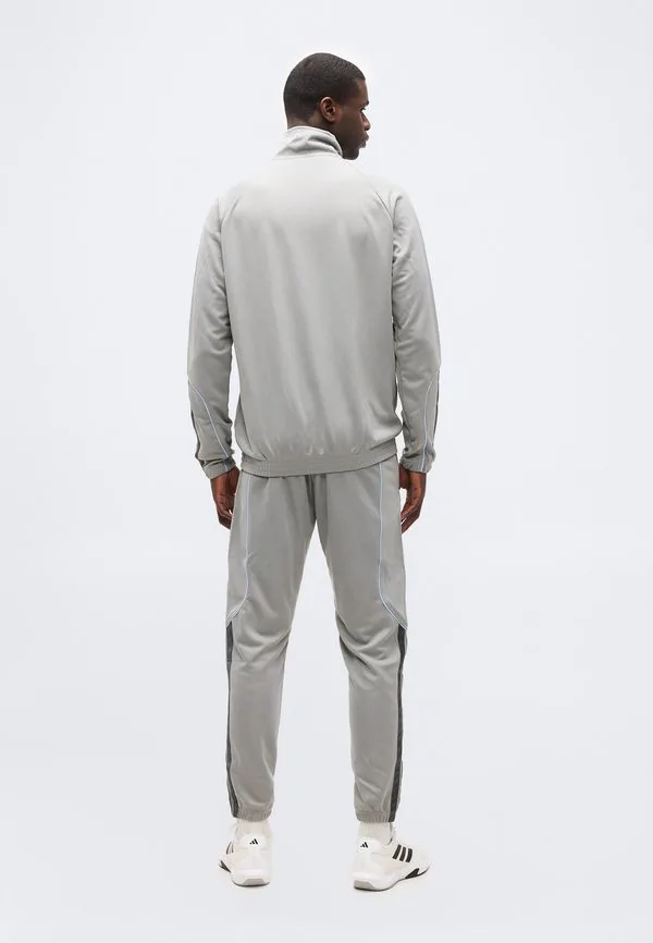 Спортивный костюм для стадиона Adidas Sportswear, Solid Grey/Grey Six — фото 3