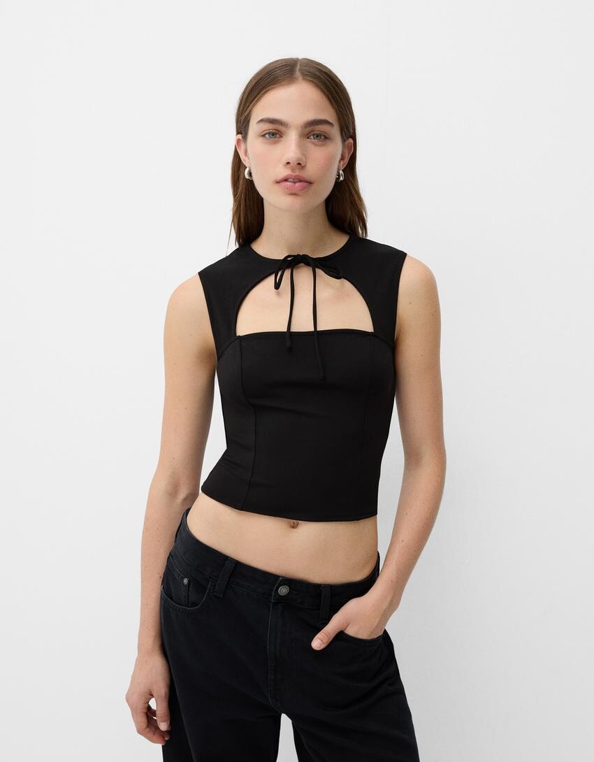 

Укороченный топ без рукавов Bershka, черный