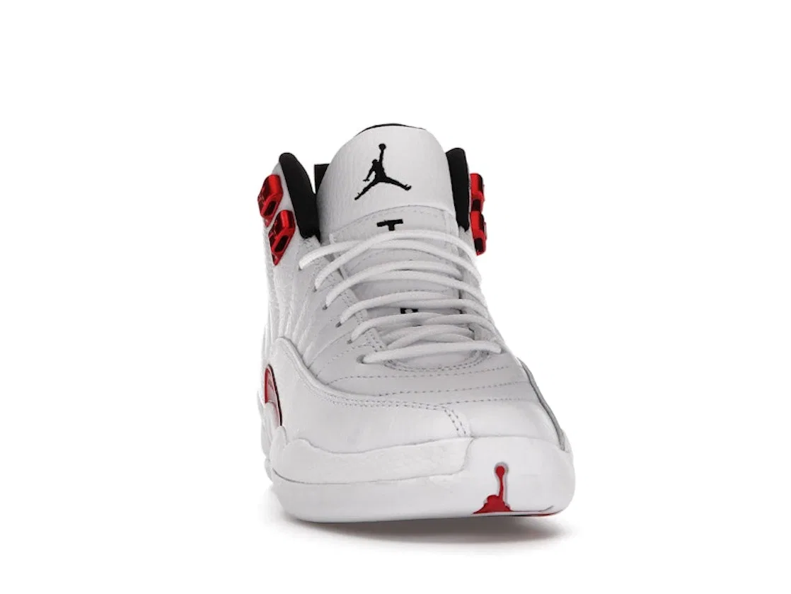 Детские кроссовки с принтом Jordan 12 Retro Twist Jordan, White/Black-University Red — фото 2
