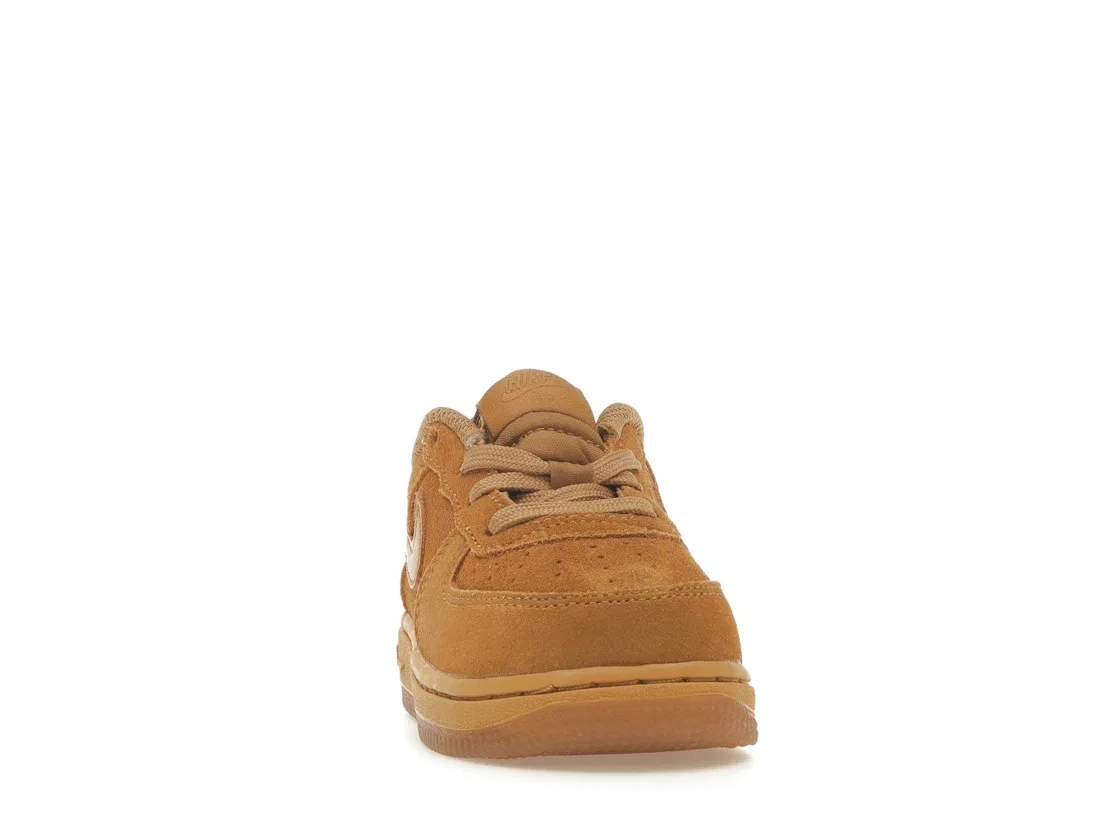 Детские кроссовки Lifestyle Nike Air Force 1 Low LV8 3, Wheat/Wheat-Gum Light Brown — фото 2