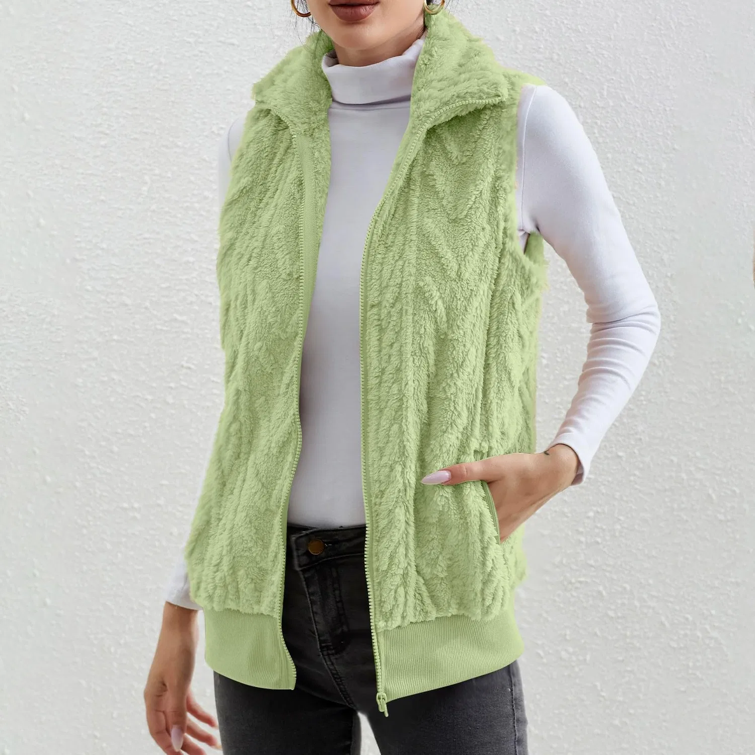 Женский жилет без рукавов с принтом Chunky Cardigan Knitted Pattern Fluffy Fleece Vest, green — фото 2
