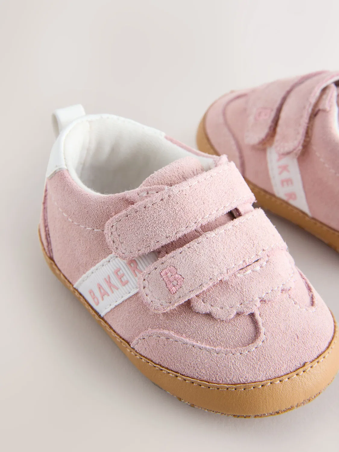 Кроссовки на мягкой подошве Baker by Ted Baker Baby Gum Sole Trainers Padders, розовый — фото 3
