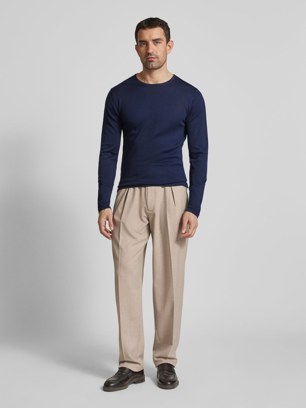 

Костюмные брюки со складками Emporio Armani, светло-коричневый