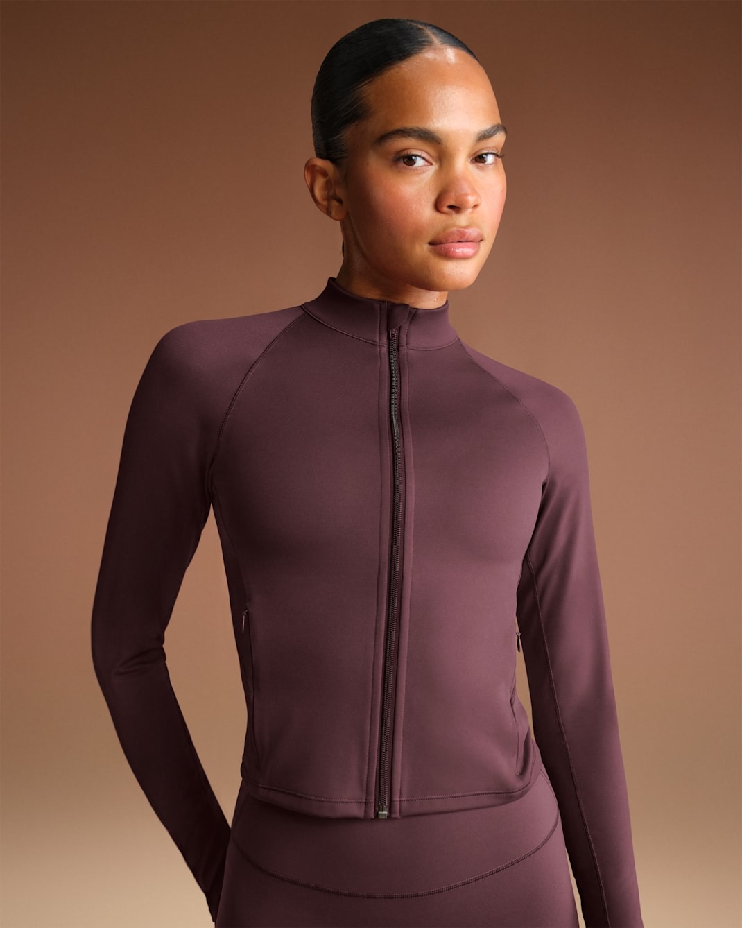 

Куртка NikeSKIMS Matte Women's Mock-Neck Full-Zip, смородиновый