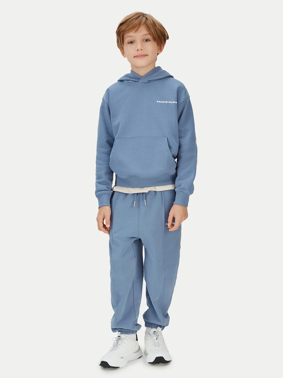 Свитшот свободного кроя для мальчика Calvin Klein Jeans, синий — фото 2