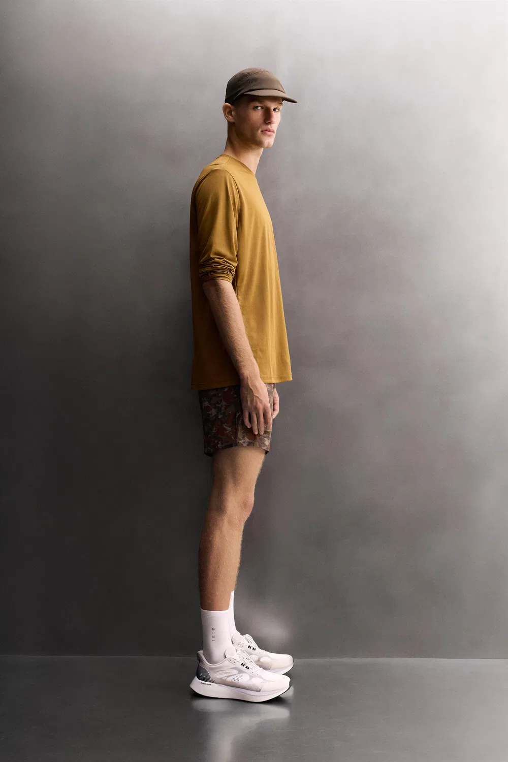 Футболка с длинным рукавом и графическим рисунком ZARA, Brown — фото 4