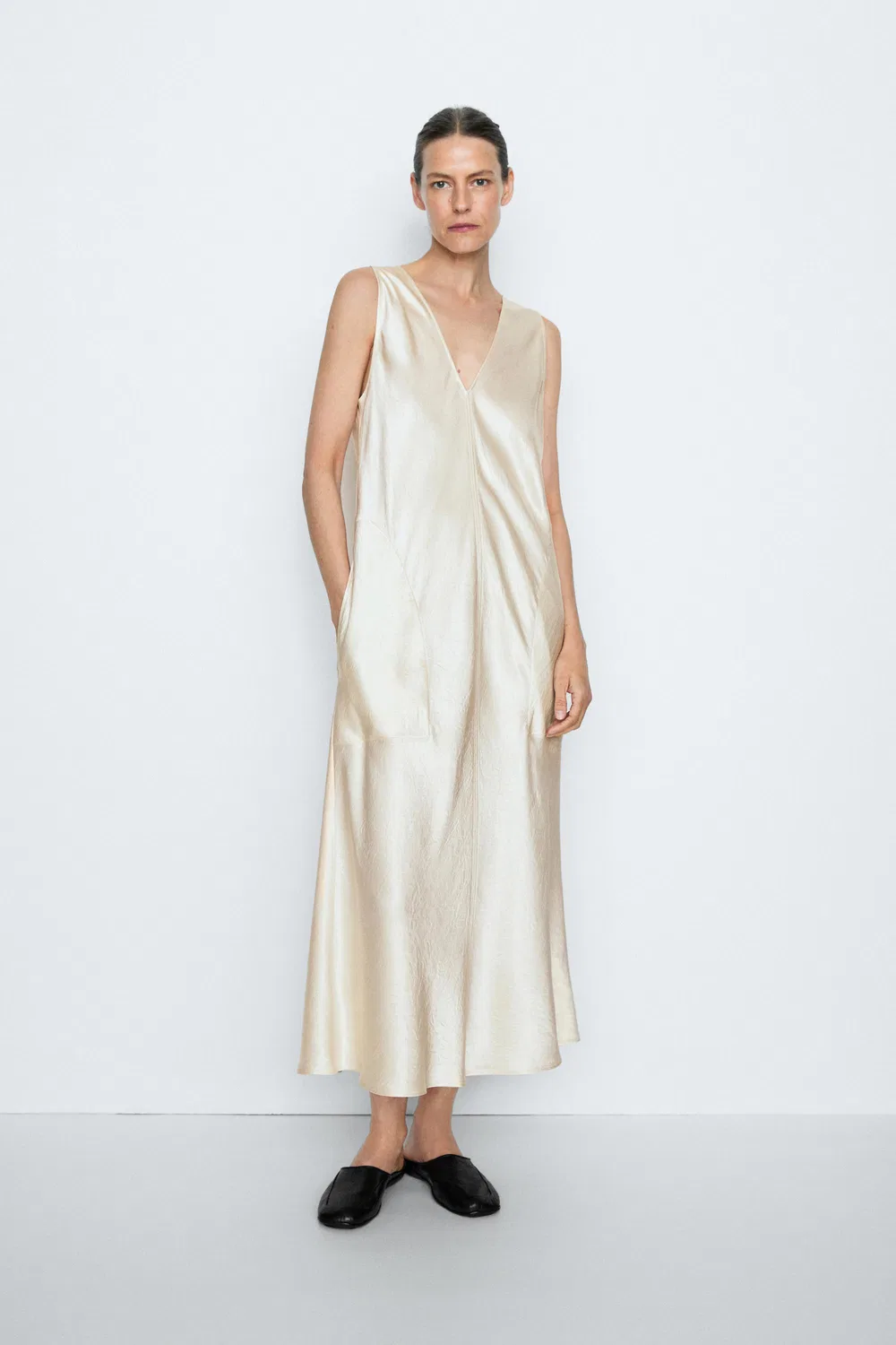 Платье Massimo Dutti, атласное струящееся миди, бежевый