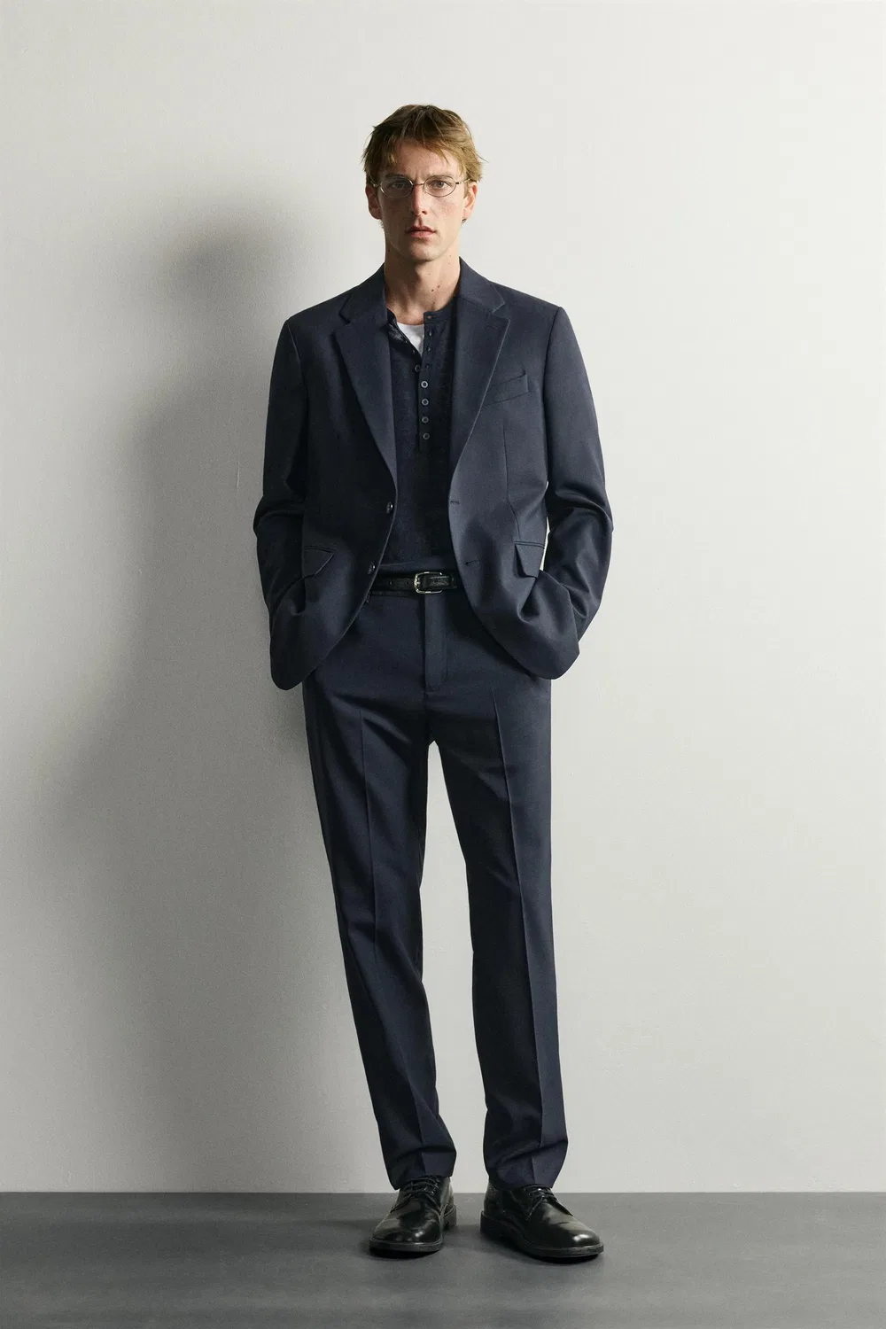 Брюки от костюма из шерстяной смеси, стандартного кроя. ZARA, Navy blue