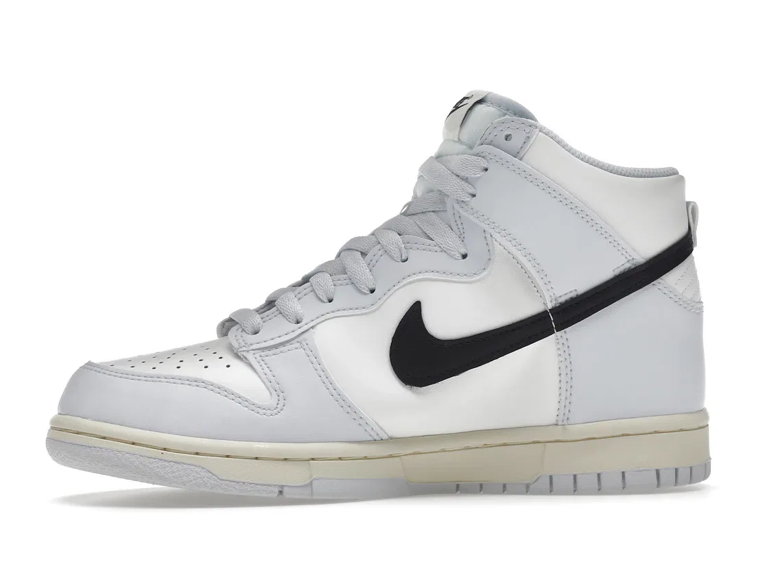 Детские кроссовки высокие с белой и серой расцветкой Nike Dunk High, Summit White/Football Grey/Black — фото 3