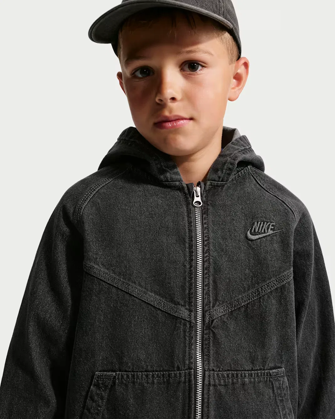 Джинсовая куртка на молнии с капюшоном для детей постарше Nike Sportswear Collection, Black/Anthracite/Anthracite/Anthracite — фото 3