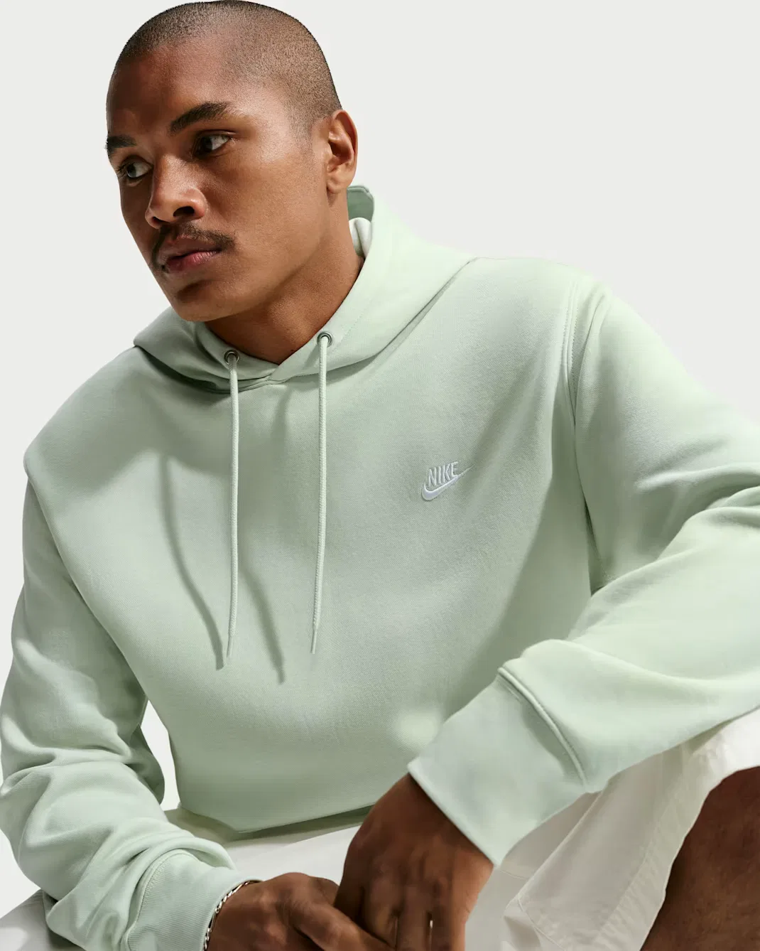 Мужская флисовая толстовка с капюшоном Nike Club, Jade Aura/Jade Aura/White — фото 3
