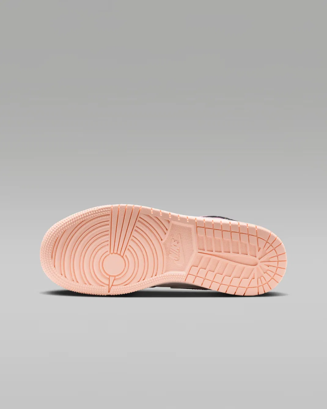 Кроссовки для детей постарше Air Jordan 1 Mid SE, Black/Sail/Pinksicle/University Gold — фото 2