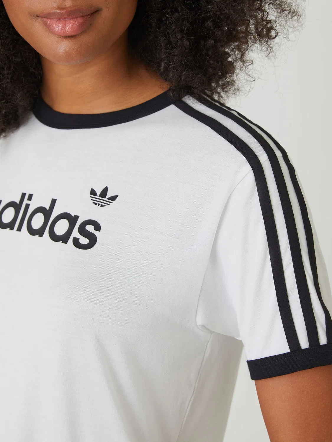 Футболка Linear T-Shirt, adidas Originals, белый — фото 4