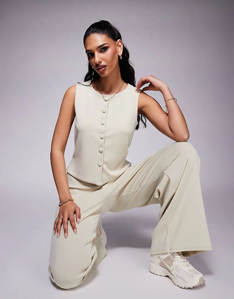 

Жилет ASOS DESIGN Coord с застежкой на пуговицы спереди в рубчик, цвет «песочный»