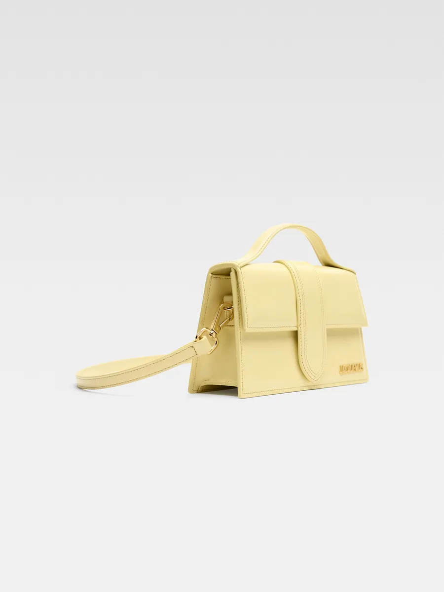 

Большая сумка с клапаном Ле Гранд Бамбино Jacquemus, бледно-желтый