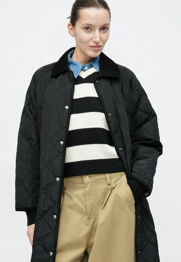 Стеганое стеганое пальто свободного кроя с флагом, зимнее пальто. Tommy Hilfiger, Black — фото 4