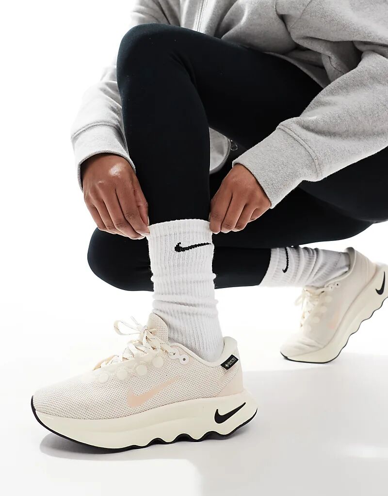 Кроссовки Motiva GORE-TEX в цвете «кремовый» Nike Training