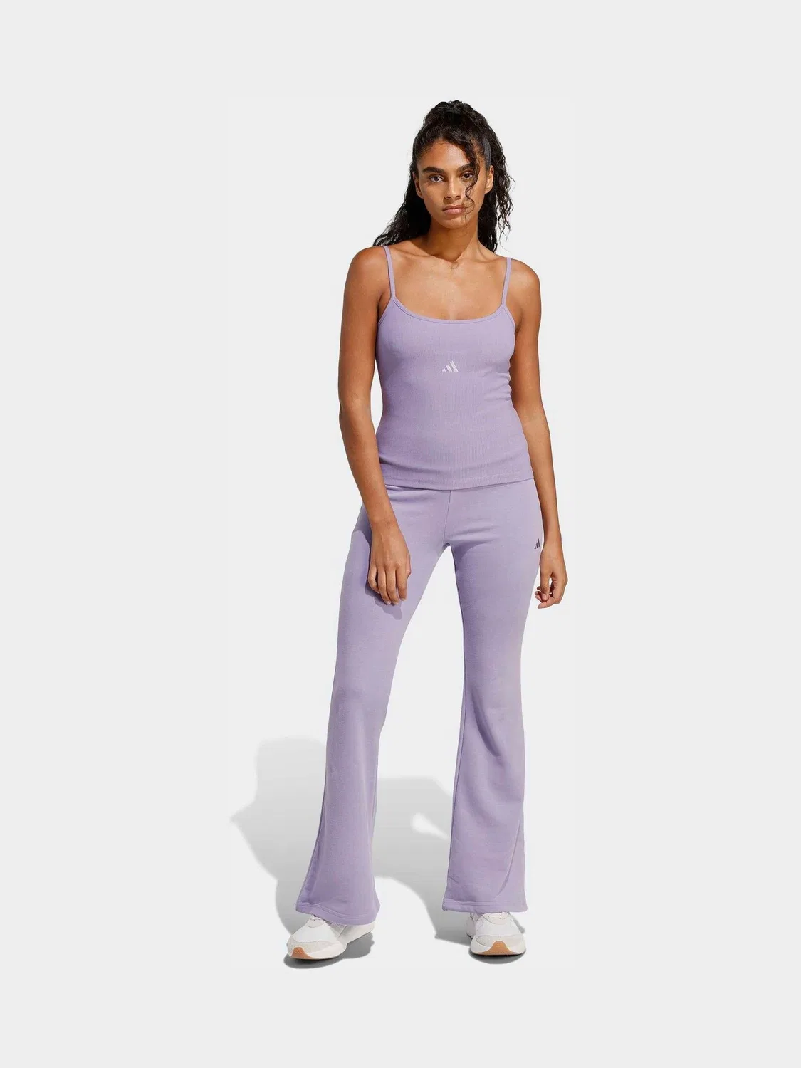 Брюки-клеш из французского футера adidas Seasonal Essentials, фиолетовый — фото 3