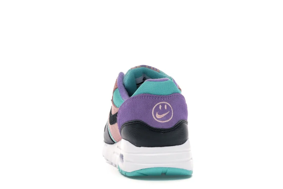 Детские кроссовки с ярким дизайном Nike Air Max 1, Black/White-Space Purple-Bleached Coral — фото 4