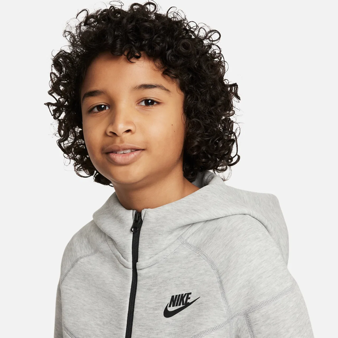 Худи для мальчиков Tech Fleece Full-Zip Nike, цвет Black/Dark Grey Heather/Black — фото 3