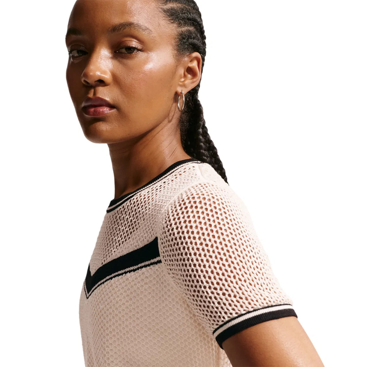 Женский топ с открытым трикотажем, укороченный, Nike NSW Chill Op Knit SS Crop Top, Chalk/Black/Black — фото 2