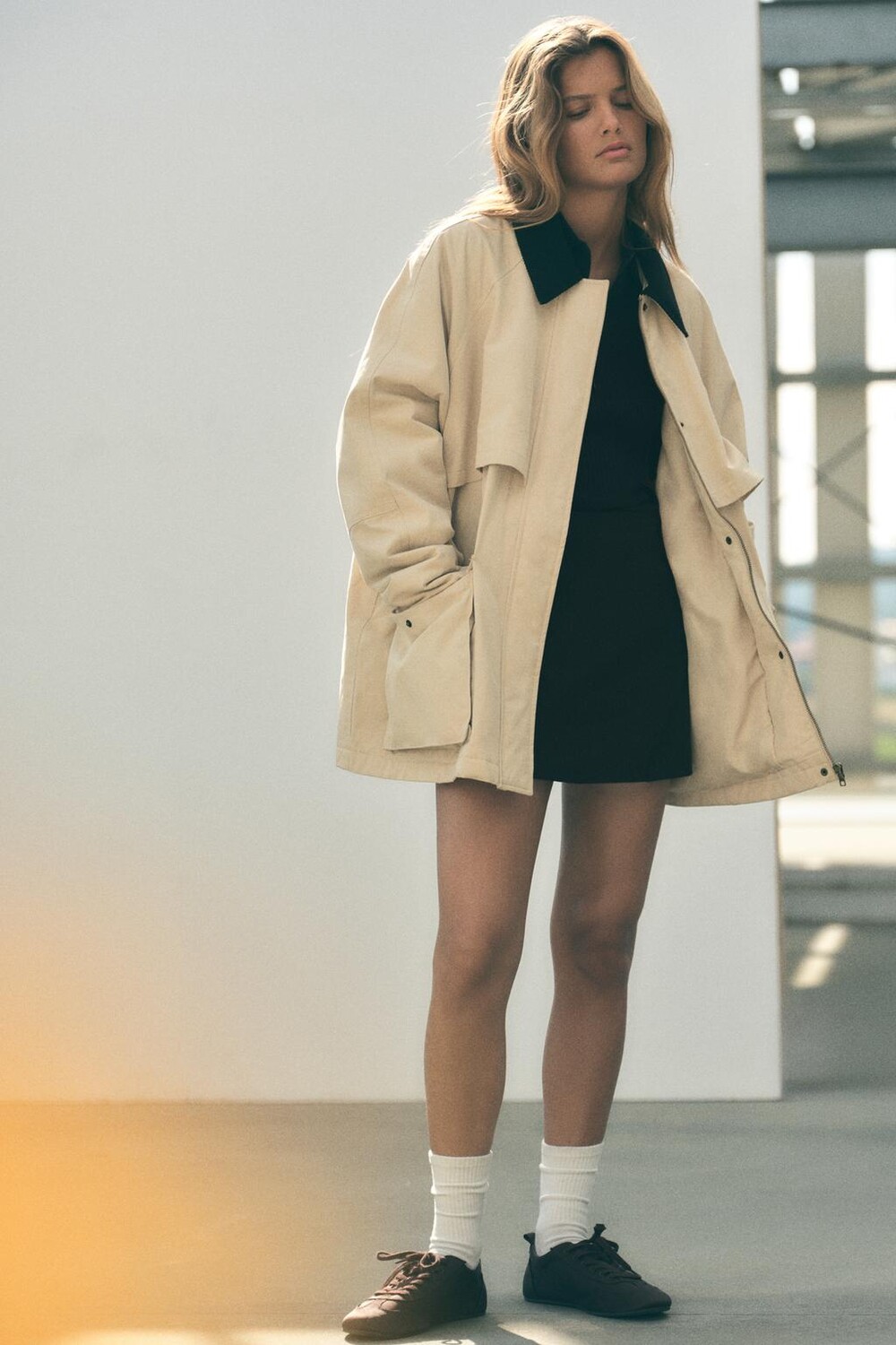 

Утепленная куртка с вельветовым воротником ZARA, цвет vanilla