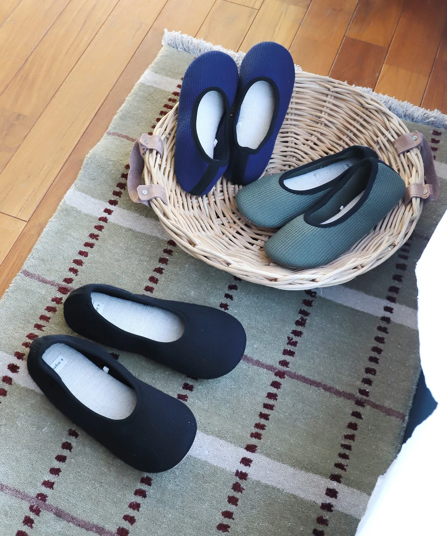 Домашняя обувь a.depeche kolin waffle room shoes BK M — фото 2