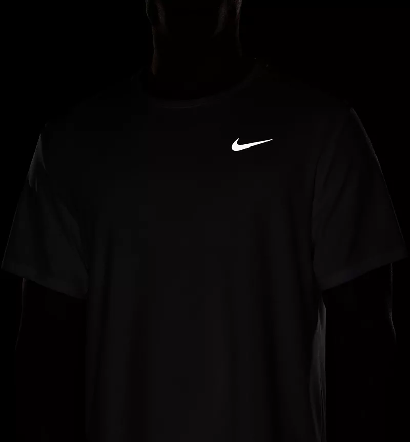 Мужская беговая рубашка с короткими рукавами Nike Dri-FIT UV Miler, белый — фото 4