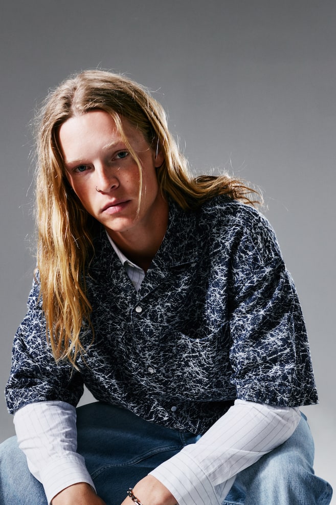 

Узорчатая джинсовая рубашка свободного кроя H&M, мультиколор