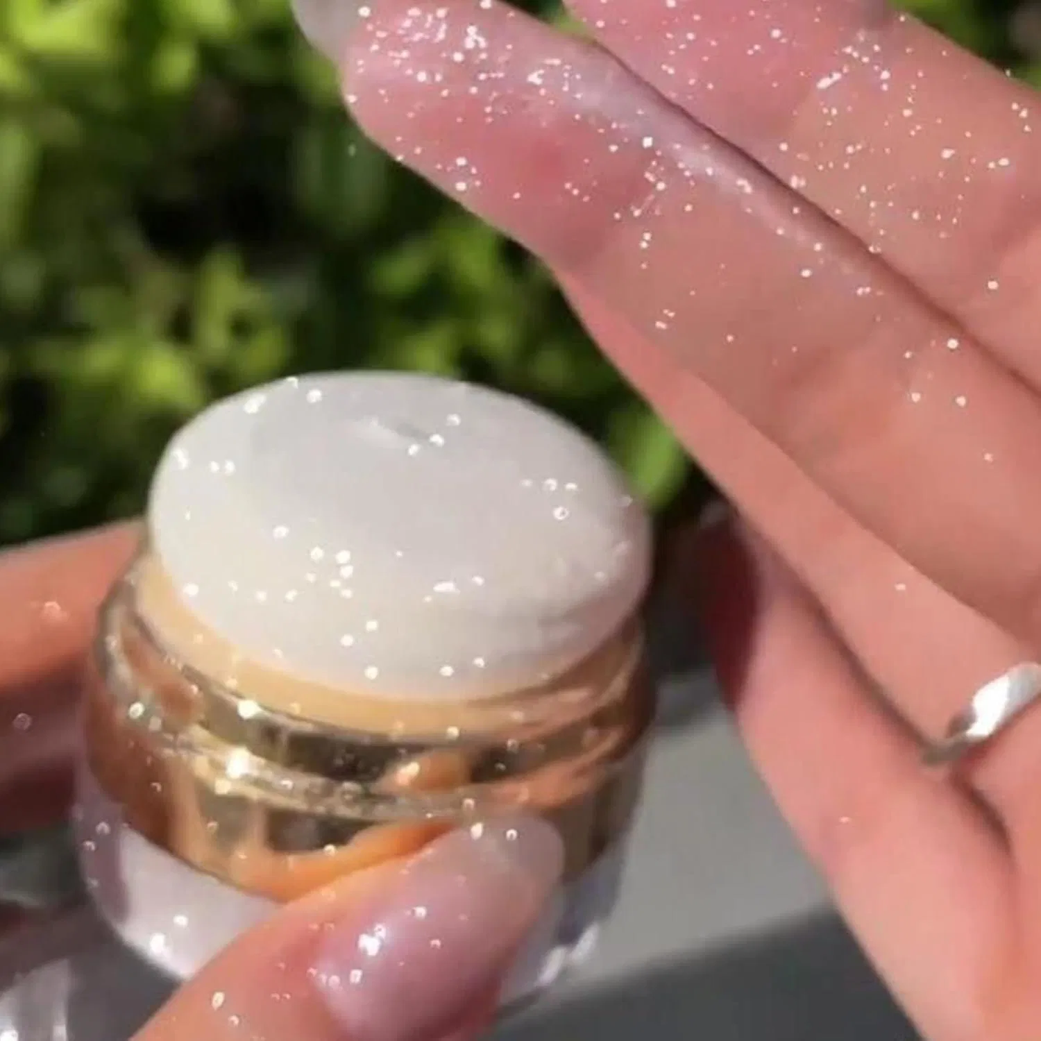 Хайлайтер для лица и тела Glitter Shi ммer Powder, белый, 0.05 кг — фото 3