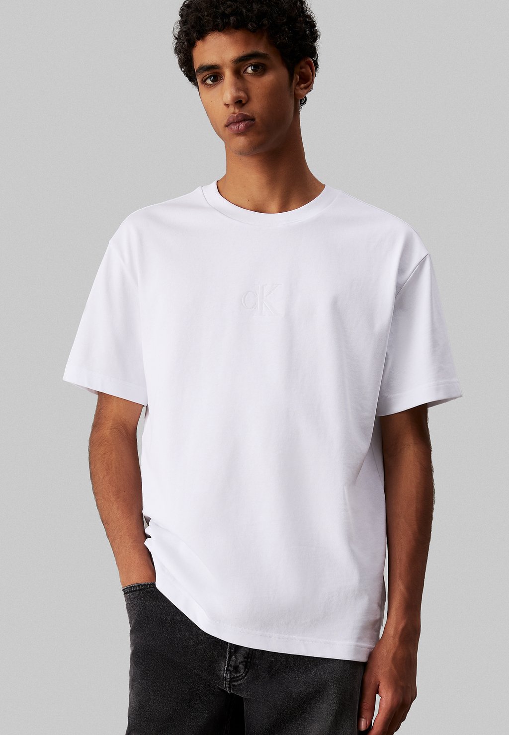 

Футболка с принтом RELAXED GLOSS LOGO Calvin Klein Jeans, белый