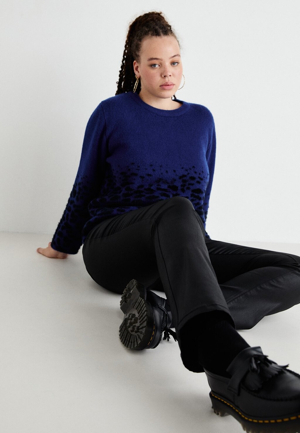 

Брюки VMCFLASH COATED PANTS Vero Moda Curve, черный