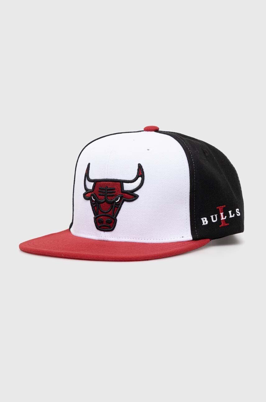 

Бейсбольная кепка Mitchell&Ness NBA CHICAGO BULLS, черный