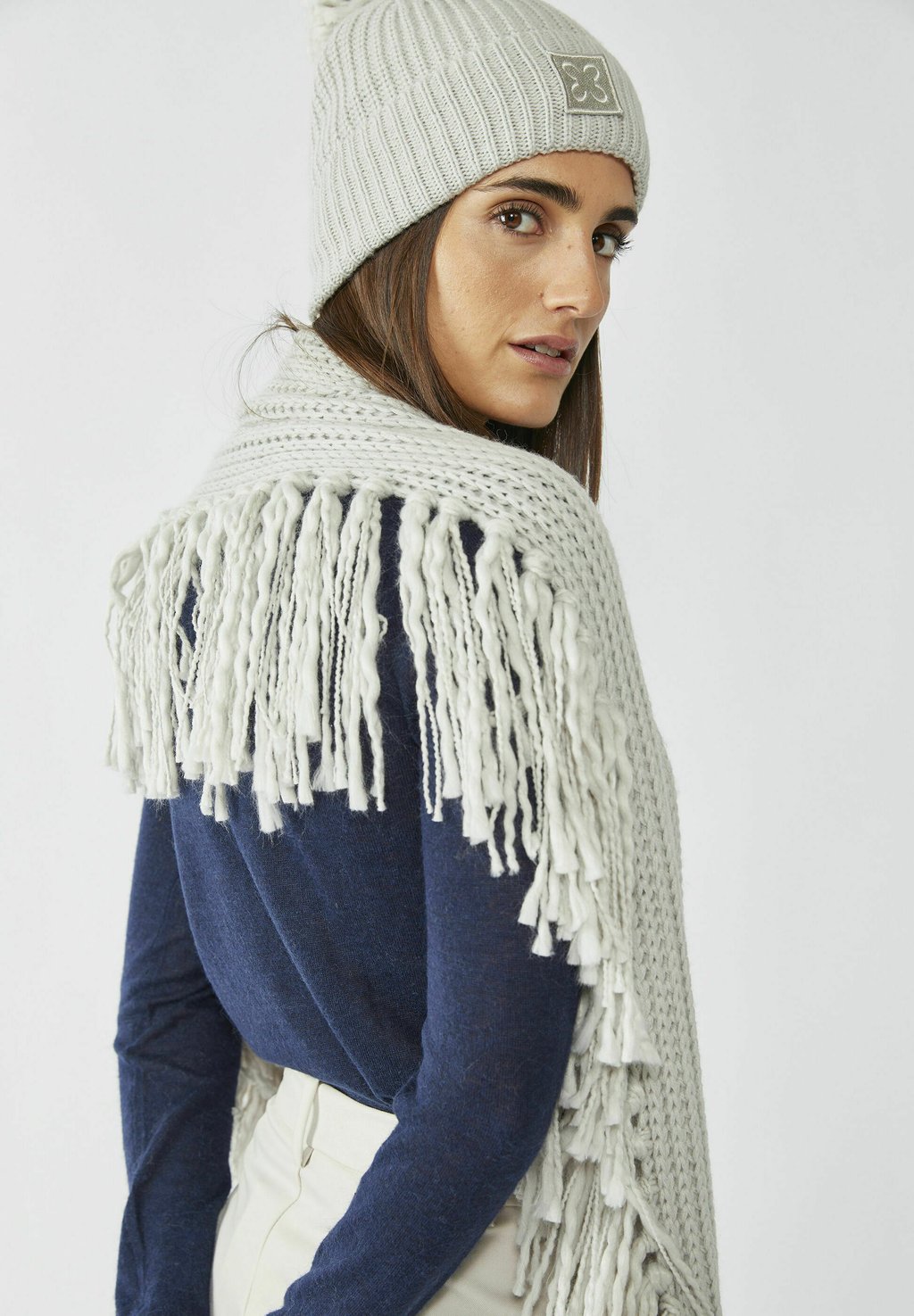 

Шарф MIT FRANSENKANTE Codello, серый