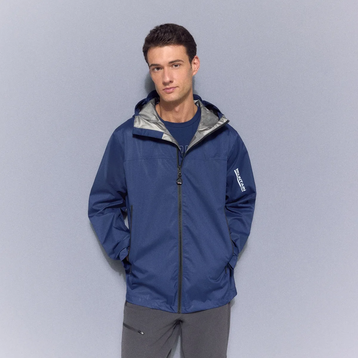 

Горная куртка Mountain Pro (мужская) 2,5-слойная водонепроницаемая 10/10 км Mountain PRO, синий