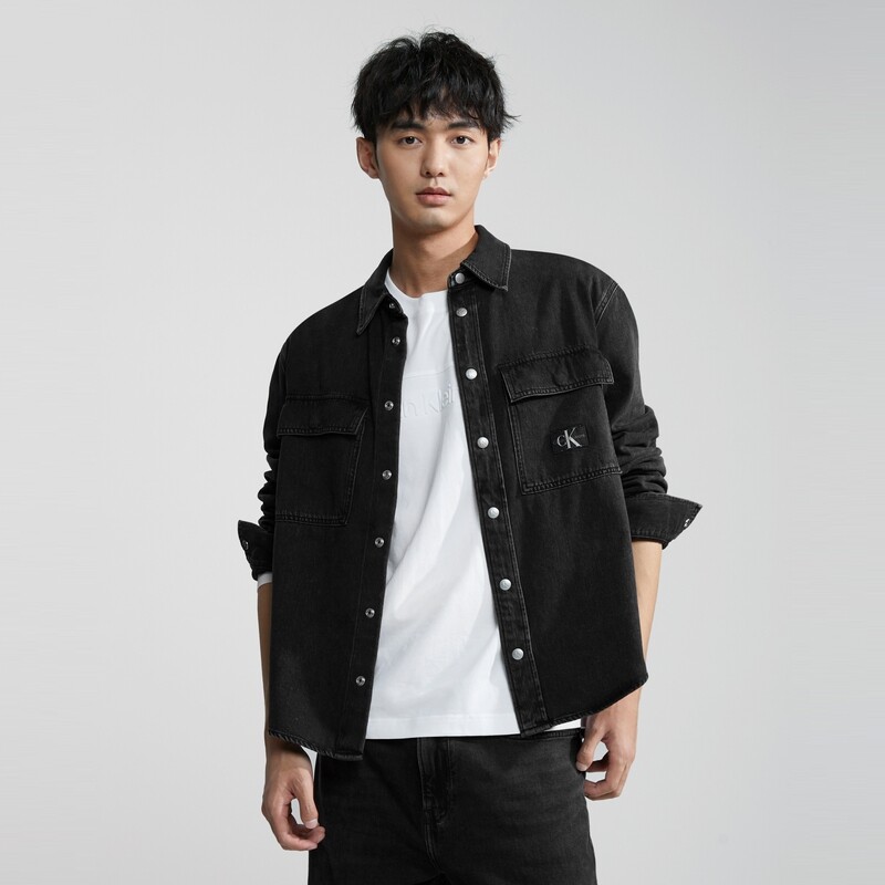 

Рубашка джинсовая мужская Calvin Klein Jeans с нашивкой и лейблом, черный