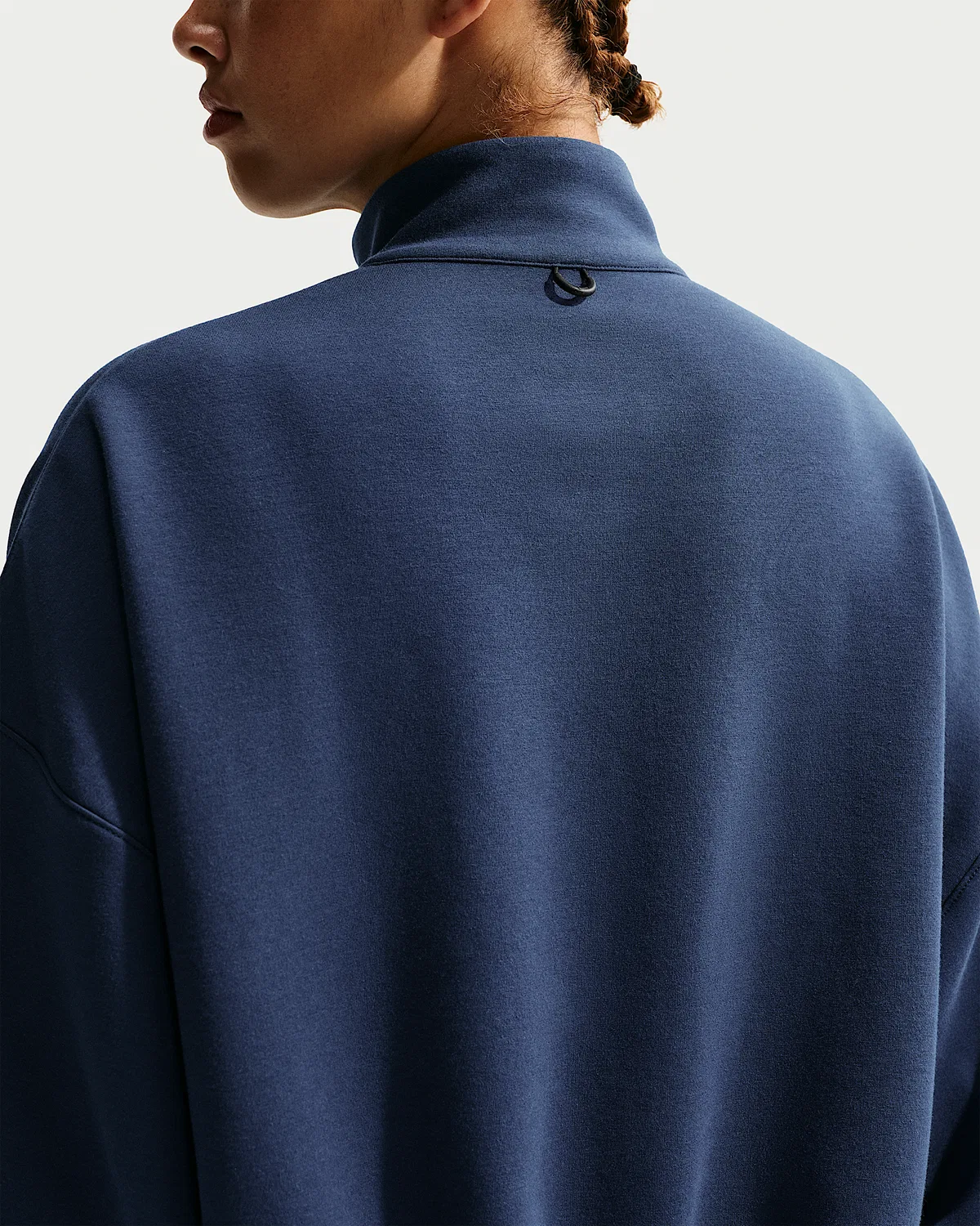 Женская футболка Nike 24.7 ImpossiblySoft Dri-FIT Oversized 1/2-Zip, Midnight Navy/Dark Obsidian — фото 2